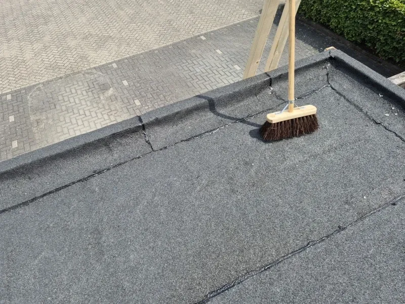 EPDM of bitumen: welke dakbedekking past bij uw platte dak?